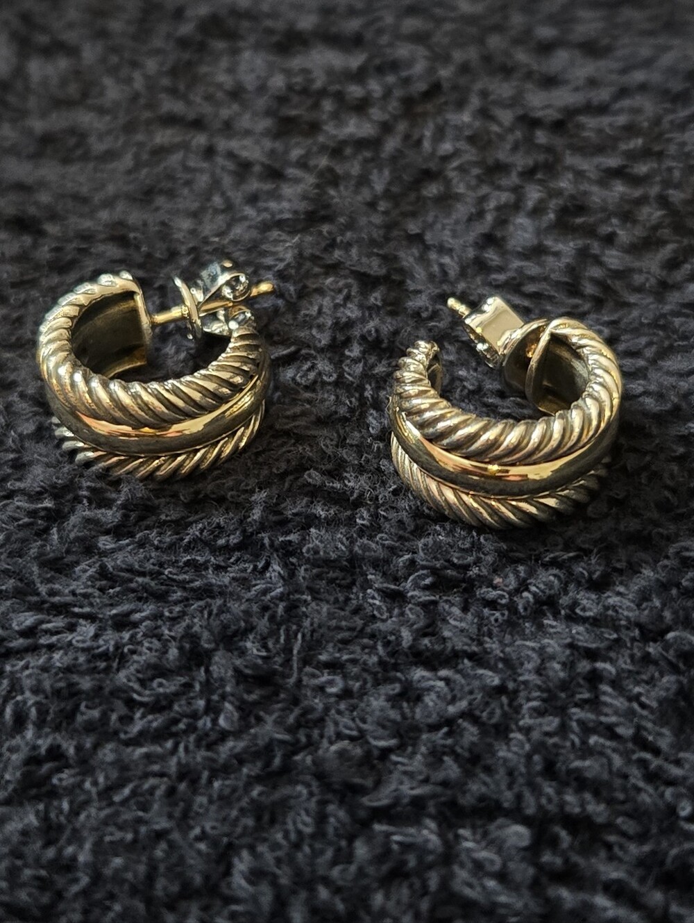 David Yurman Huggie Hoop Earrings - Picture 9 of 16